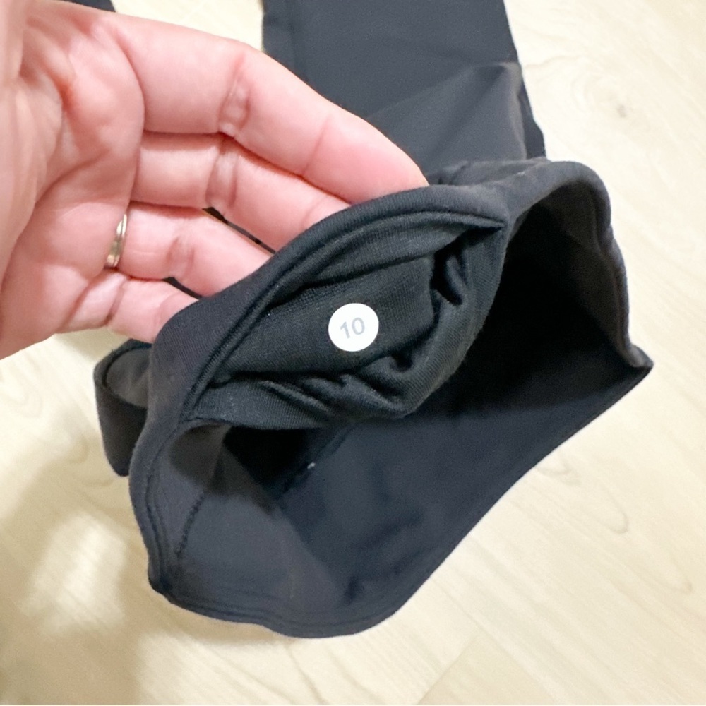 Lululemon black wunder under leggings - Picture 9 of 10